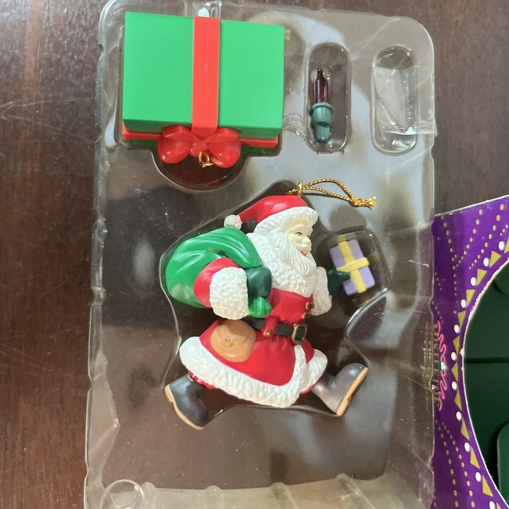 Mistletoe Magic Solar Motion‎ Ornament Spinning Santa Claus Christmas Hanging